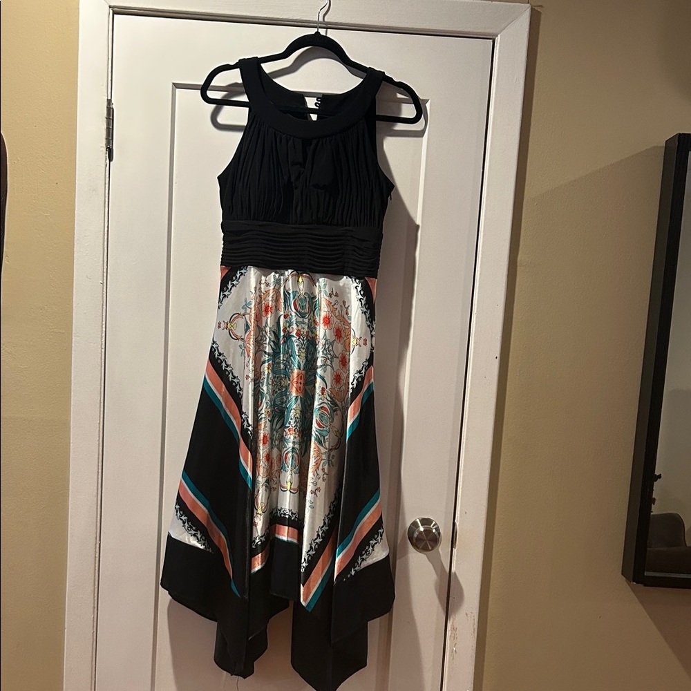 Women’s vibrant dress. Size 8. RN Studio.